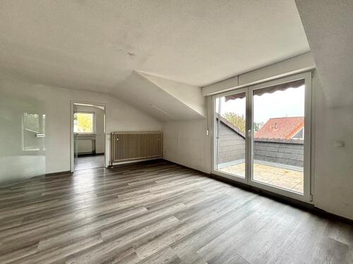 Foto - 3-Zimmer-Dachgeschoßwohnung mit Loggia, EBK, Keller & Stellplatz