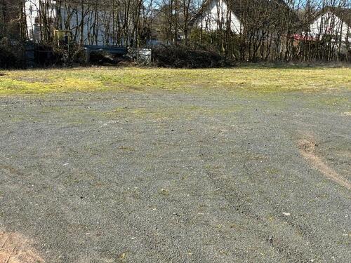 Foto - Stellplatz Parkplatz Abstellfläche Anhänger Boot Wohnmobil usw