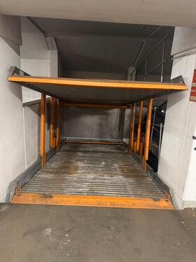 Foto - Tiefgaragen Stellplatz ab sofort in Bockenheim