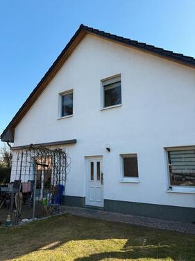 Foto - Doppelhaushälfte mit großem Garten und Kamin