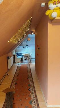 Foto - Wohnung 2 12 Zimmer 80 qm unterm Dach Renovierungsbedarf