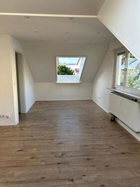 Foto - Dachgeschoss Wohnung 3 Zimmer - 1.150,00 EUR Kaltmiete,