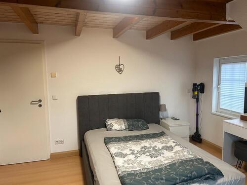 Foto - Dachgeschoßwohnung in Meerbusch zur Miete