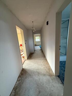 Foto - (Wird renoviert) OG-Wohnung - Bezug ab 01.12.2025 - Untenende