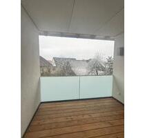 Gut ausgestattete 3-Zimmer-Wohnung mit Balkon und großartiger Verkehrsanbindung - Hofkirchen