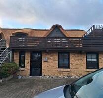 Schöne Dachgeschosswohnung unter Reet mit großer Dachterrasse - Schwabstedt