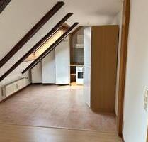 Schöne gepflegte 2-Zi.-DG-Wohnung im Zentrum von Lauenburg - Lauenburg/Elbe