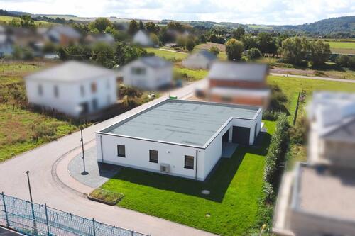 Foto - Bungalow mit Doppelgarage - barrierefrei und bezugsfrei!