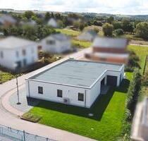 Bungalow mit Doppelgarage - barrierefrei und bezugsfrei! - Echternacherbrück