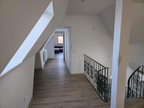 Foto - Moderne, helle Wohnung mit offener Küche zu vermieten