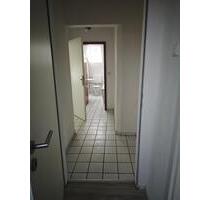 Charmante Dachgeschosswohnung 71qm-3 Schlafzimmer-Neu renoviert - Gelsenkirchen Ückendorf