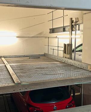 Foto - Tiefgaragenplatz .. Hannover Zoo .. Garage