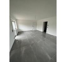 Exklusive 2,5 Zimmer Terassenwohnung mit EBK und Garten - Laupheim