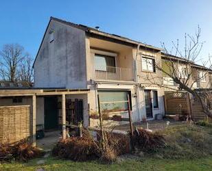 Großes Reihenendhaus in Norderstedt mit Garten und Doppelgarage