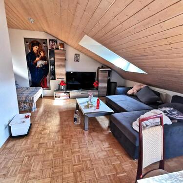 Foto - Einzimmerwohnung im Dachgeschoss freiwerdend