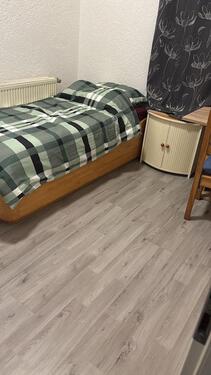 Foto - Zimmer zum Vermieten - 590,00&nbsp;EUR Kaltmiete, ca.&nbsp; 100,00&nbsp;m&sup2;&nbsp;Wohnfl&auml;che