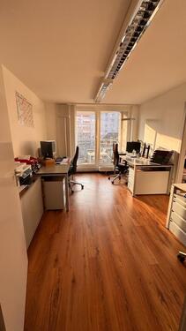 Foto - Schreibtischplatz in Milbertshofen zu vermieten