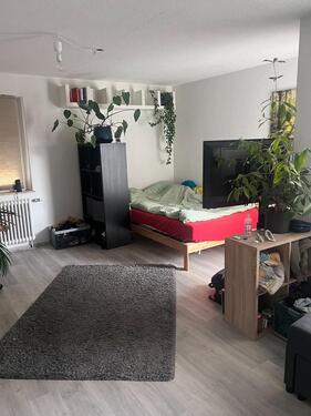 Foto - Großes WG-Zimmer mit Balkon ab 01.02.2026
