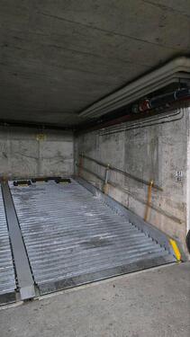 Foto - Tiefgarage Stellplatz Parkplatz Garage