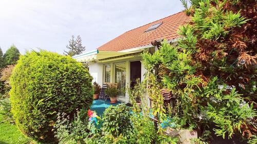 Foto - Top gepflegtes Einfamilienhaus mit Keller und viel Nebengelass.