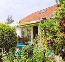 Top gepflegtes Einfamilienhaus mit Keller und viel Nebengelass. - Gräfenhainichen