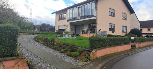 Foto - Großes Wohnhaus mit Einliegerwohnung in Schleid ohne Makler