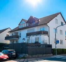 Schöne 3 ZIMMER Wohnung mit Balkon inkl. Einbauküche in Top-Lage - Hofheim am Taunus