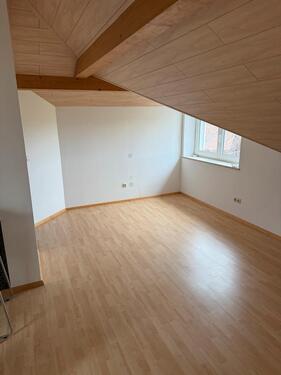 Foto - 3 Zimmer Dachgeschosswohnung - 750,00&nbsp;EUR Kaltmiete, ca.&nbsp; 72,00&nbsp;m&sup2;