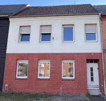 Reihenmittelhaus mit zwei Wohneinheiten & großem Südgrundstück - Salzwedel