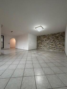 Foto - 4 Zimmer Wohnung in Nordenstadt mit EBK, Balkon und TG