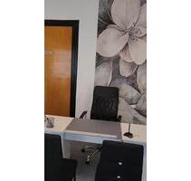 Büro mit großen Frontfenster in Laar Duisburg