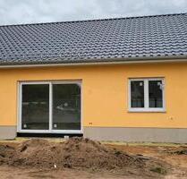 Doppelhaushälfte ebenerdig + Garten und 2 Stellplätze Erstbezug - Lübben (Spreewald)