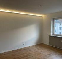 Frisch renovierte 2,5 Zimmer Wohnung mit Einbauküche und Balkon - Oberhausen