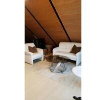 Schönes DG-Appartement in Einfamilienhaus - Troisdorf