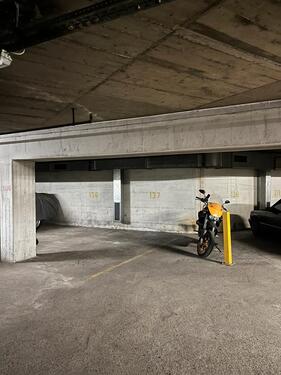 Foto - gesicherter Tiefgaragenstellplatz in Köln Sülz