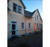 Haus zu verkaufen in Westhofen - 389.000,00&nbsp;EUR Kaufpreis, ca.&nbsp; 300,00&nbsp;m&sup2; in Westhofen (PLZ: 67593)