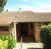 Liebevoll ausgestattetes Ferienhaus mit 2 separaten Ferienwohnung - Bötzingen