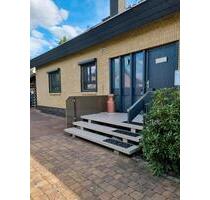 Ein Teil des Zweifamilienhauses mit Garten in Niestetal