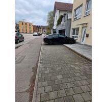 Vermiete fest zugewiesenen Stellplatz im Zentrum - Aalen