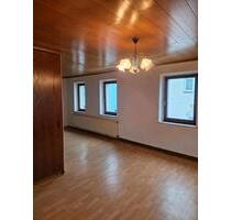 Großzügige 2,5-Zi-Wohnung (78m?) mitten im Zentrum von Selb