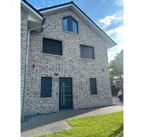 Doppelhaushälfte zur Miete - 1.800,00&nbsp;EUR Kaltmiete, ca.&nbsp; 125,00&nbsp;m&sup2; in Elmshorn (PLZ: 25335)