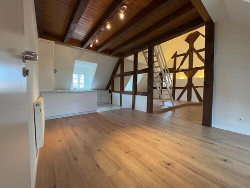 Foto - Loftwohnung mit hohen Decken und echten Eichenbalken