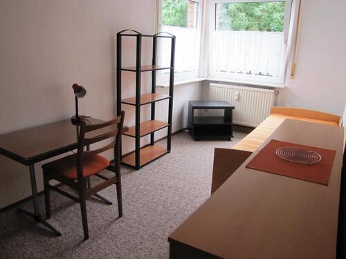 Foto - Ein möbliertes Zimmer in 4-Raum Wohnung in Erfurt ab September.