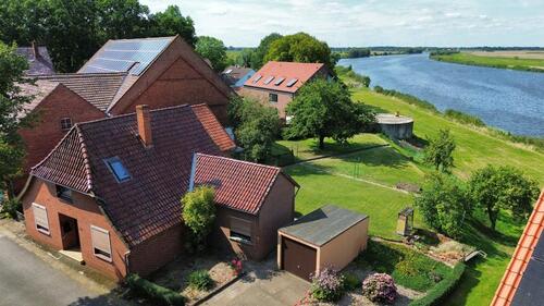 Foto - Unrenoviertes Einfamilienhaus an der Weser mit großen Garten