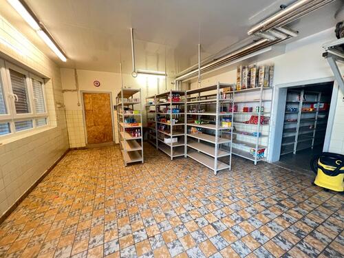 Foto - 160 qm Lager mit Garage zu vermieten! Starkstrom Heizung Wass