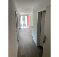 Helle 2-Zimmer-Wohnung mit Fußbodenheizung & Tiefgarage - Karlsruhe Neureut