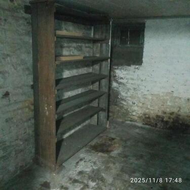 Foto - großer Keller Raum zu vermieten vergeben. für mindestens 3 M