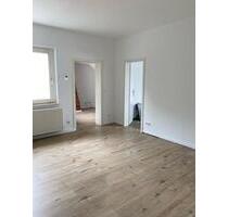 Hell, gemütlich, zentrumsnah: Schön geschnittene 4-Zi.-Whg. zwischen Edelhoffpark und Allee-Center - Remscheid