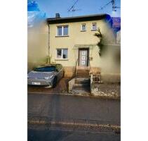 Doppelhaushälfte in Wiltingen - 265.000,00&nbsp;EUR Kaufpreis, ca.&nbsp; 95,00&nbsp;m&sup2; in Wiltingen (PLZ: 54459)