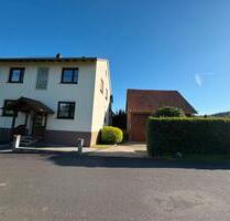 Ein- bis Zweifamilienhaus mit Scheune und Garten in schöner Lage - Alheim